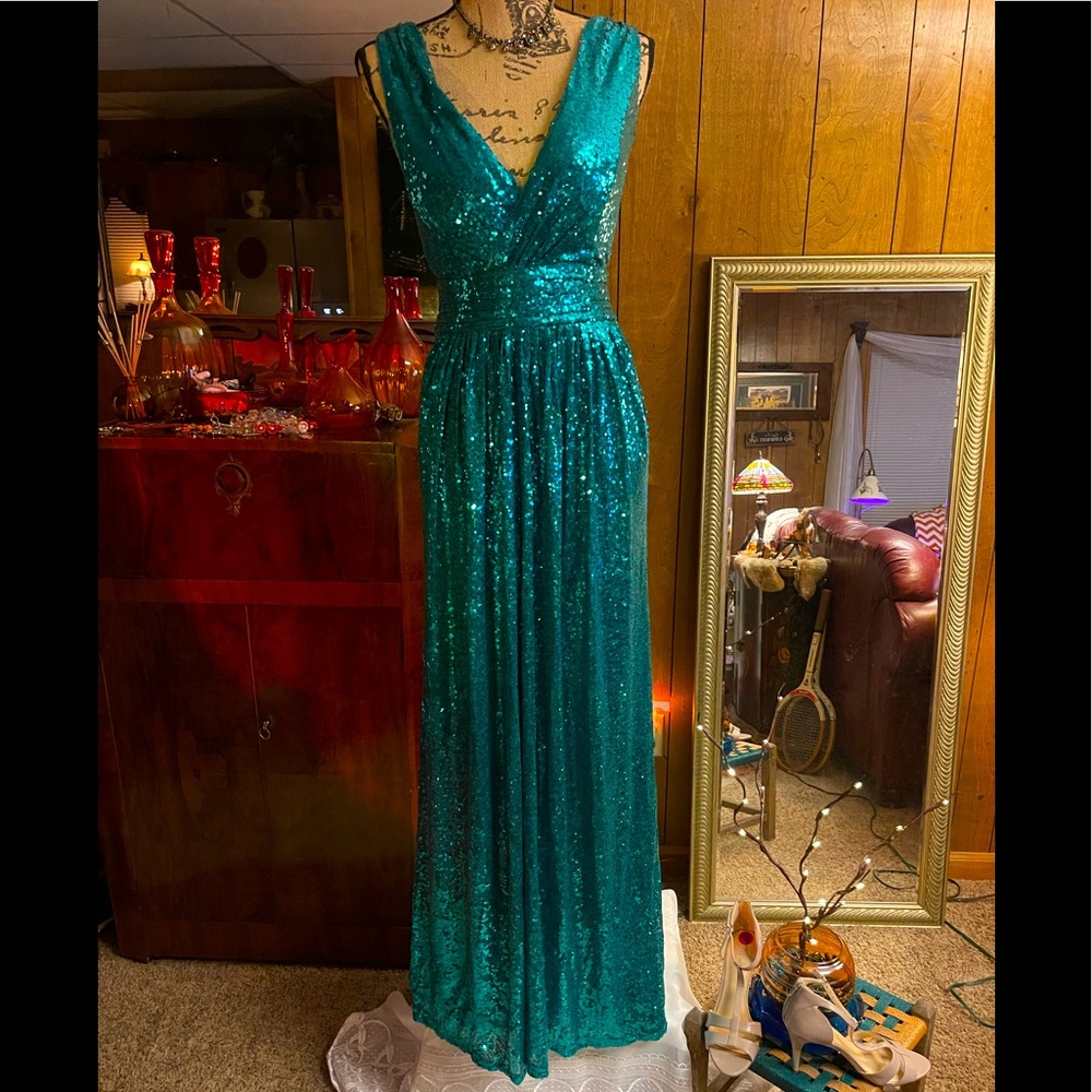 Gorgeous Kate Kasin aqua small sequined formal gown (NWT) - Picture 1 of 9